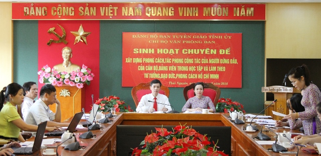 Anh sinh hoat chuyen de (1)