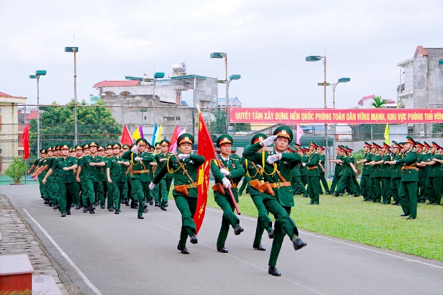 Bộ CHQS tỉnh thường xuyên giáo dục chính trị, giáo dục truyền thống cho cán bộ, chiến sĩ cơ quan, đơn vị