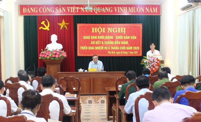 Phu Binh giao ban