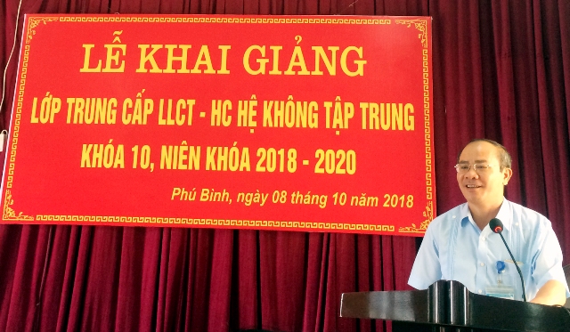 Khai giang Phu Binh